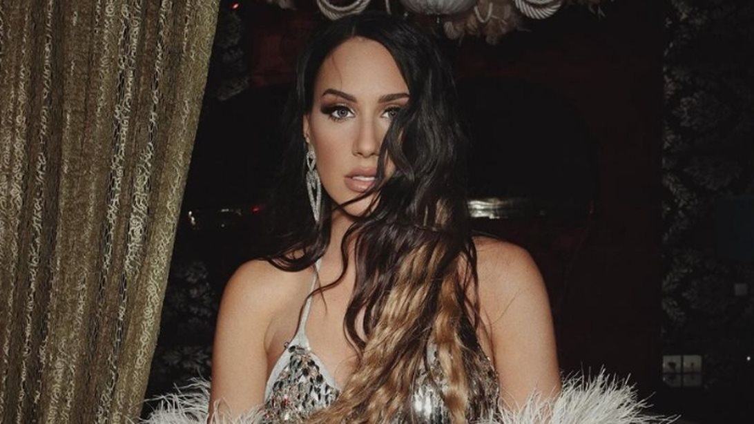 Μαλού: &quot;Θήλαζα και έστελνα το γάλα με κούριερ&quot;