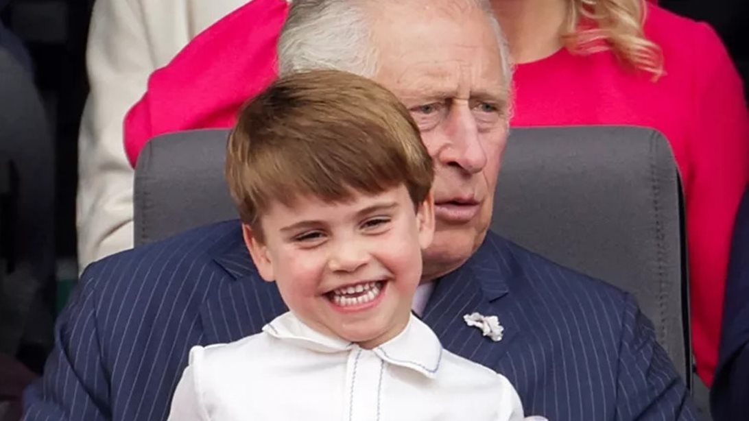 &quot;Δεν θέλω τα εγγόνια μου να με κατηγορούν&quot;: Τι φοβάται ο βασιλιάς Κάρολος;