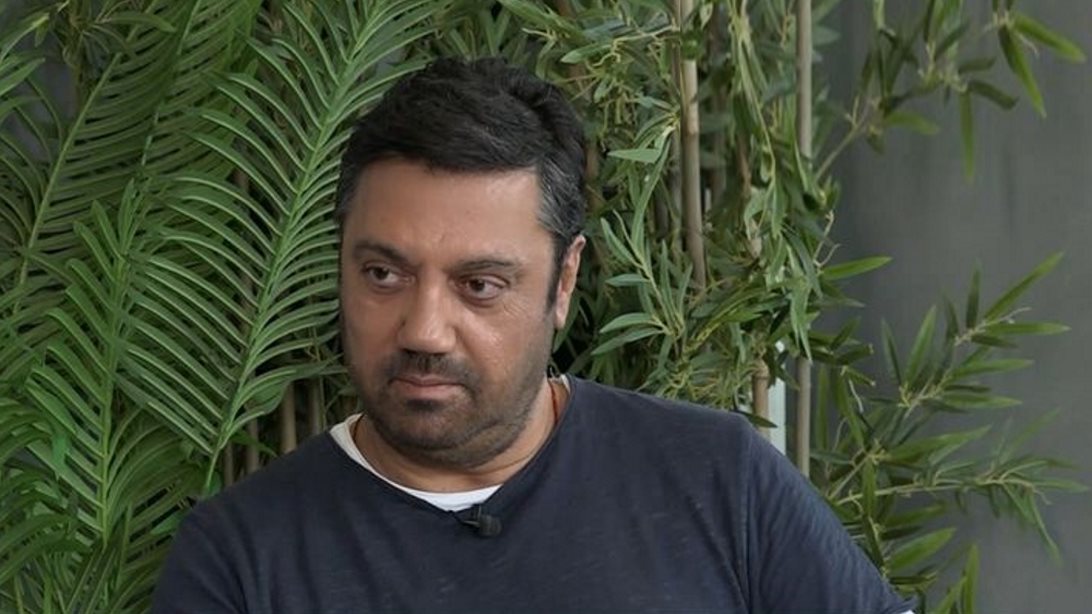 Ο Γιώργος Θεοφάνους για το bullying που έχει δεχτεί: "Έχω περάσει άσχημα στο σχολείο. Με έχουν κλειδώσει στις τουαλέτες"