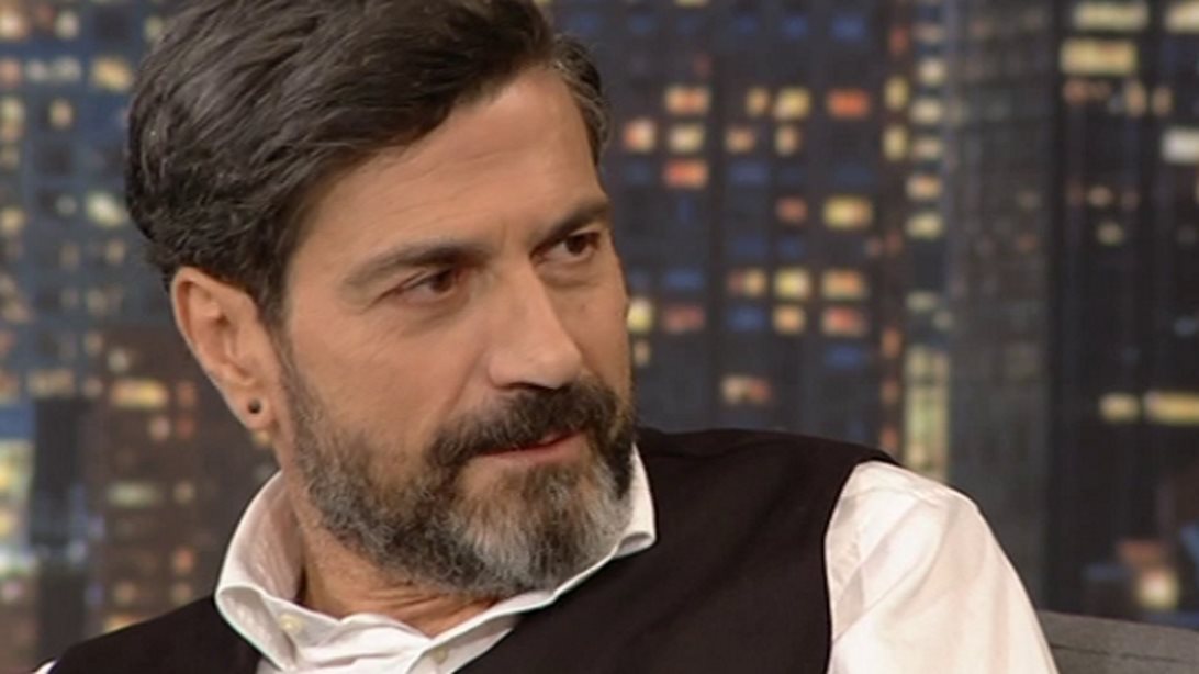 Κώστας Φαλελάκης: Η εξομολόγηση για τον Μηνά Χατζησάββα | Ο έρωτάς που κράτησε 25 χρόνια &amp; ο ξαφνικός θάνατος που τους χώρισε

