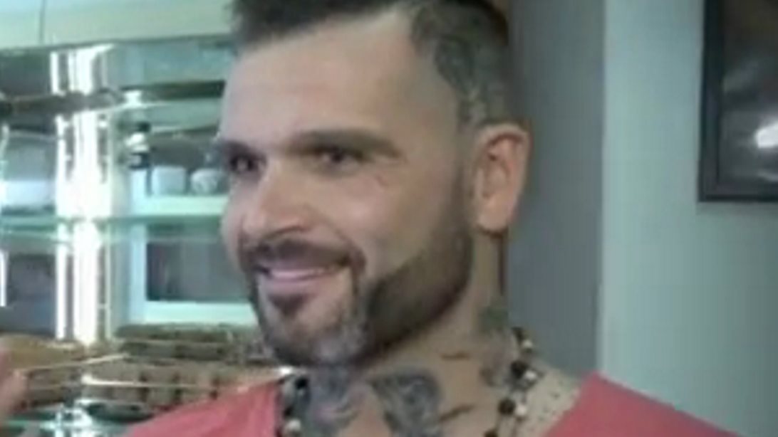 Διονύσης Αλέρτας: Απαντάει σε όλα! Τι είπε για τις καταχρήσεις που του χρεώνουν, τα τατουάζ &amp; τις συνέπειες του πάθους του με τις μηχανές;