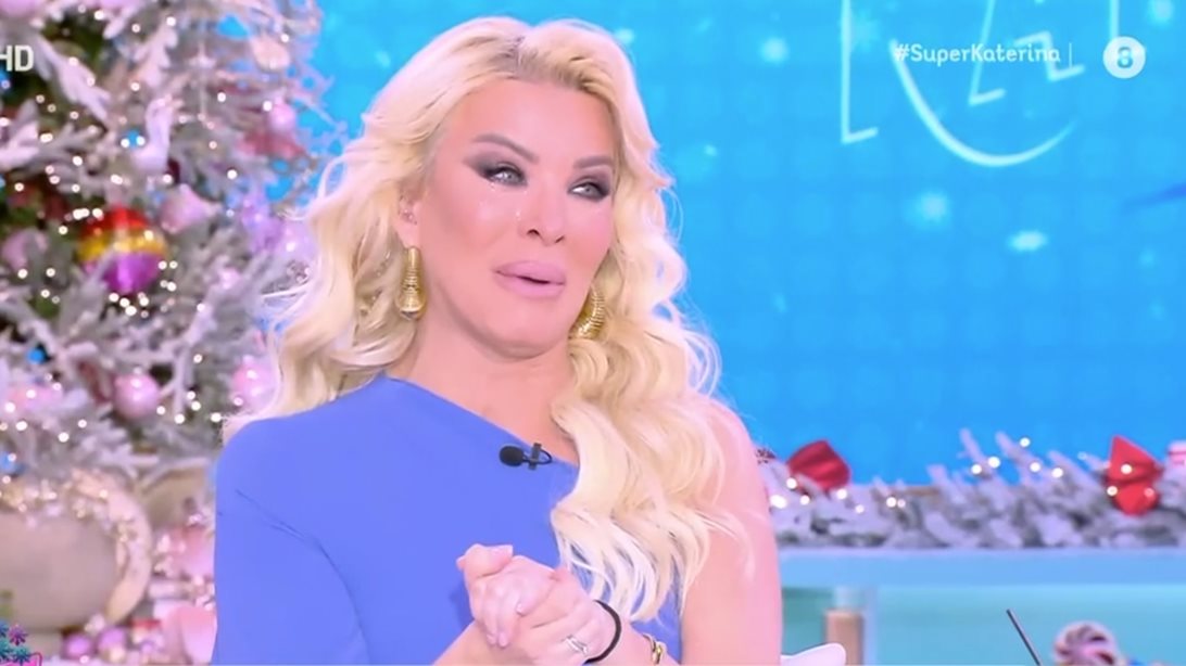 Λύγισε η Κατερίνα Καινούργιου με την έκπληξη από τα βαφτιστήρια της