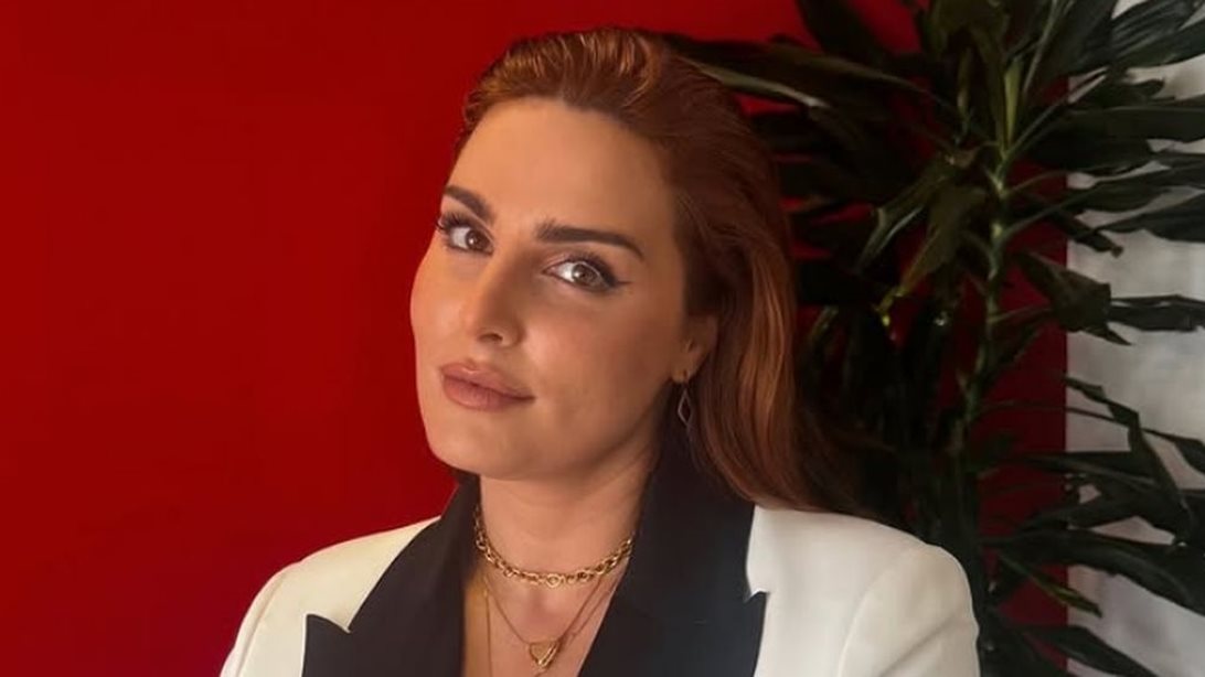 Εβελίνα Νικόλιζα | Τα girly σχέδια στο μανικιούρ της που αξίζει να αντιγράψεις αυτόν τον Μάιο