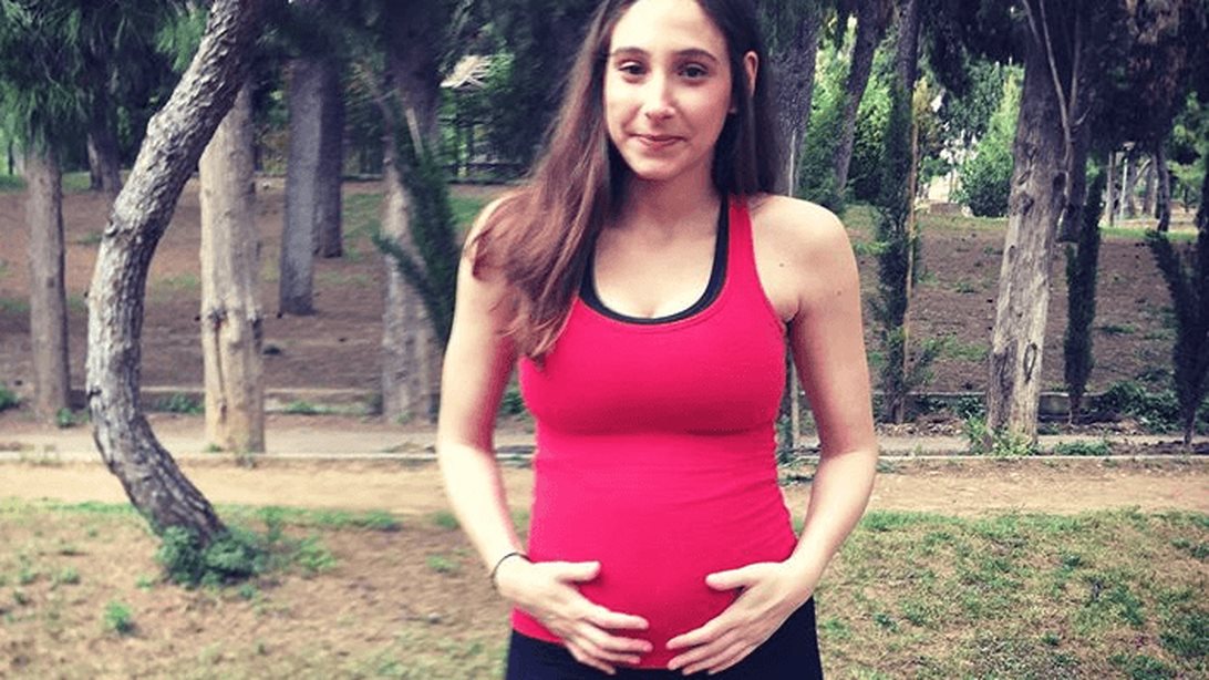 Φωτεινή Αθερίδου: Γύρισε ένα ακόμα home video clip, με φουσκωμένη κοιλίτσα λίγο πριν γίνει μαμά!