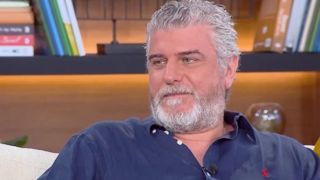 Βλαδίμηρος Κυριακίδης: &quot;Εκείνες οι πέντε ώρες αγάπη μου είναι δικές μου - Μετά όλα τ&#39; άλλα, φαγητό, ποτό, σεξ&quot;