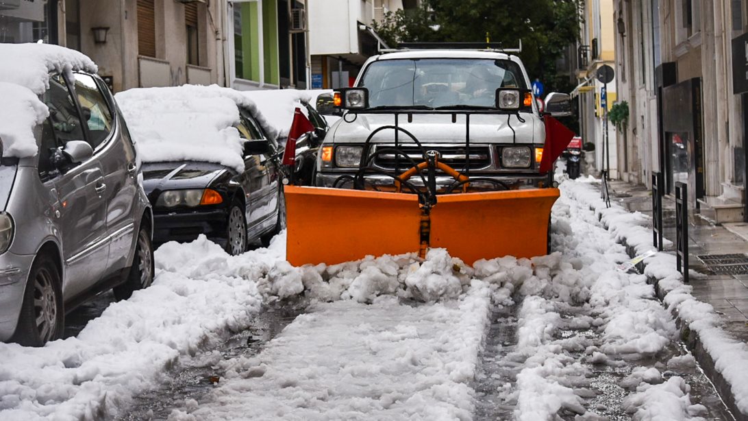 Δήμος Αθηναίων: Η τιτάνια μάχη συνεχίζεται για την αποκατάσταση των προβλημάτων στο κέντρο και στις γειτονιές της Αθήνας