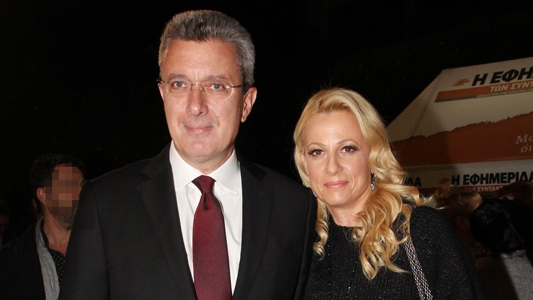 Νίκος Χατζηνικολάου: Αγκαλιά με την σύζυγό του στην Νάξο