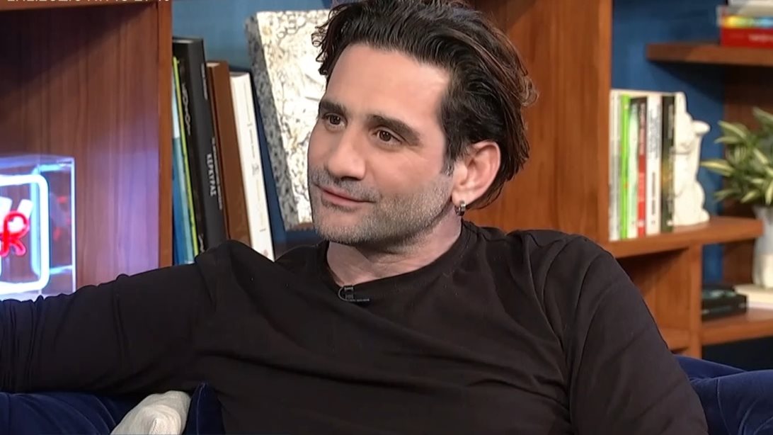 Οδυσσέας Παπασπηλιόπουλος: &quot;Με συγκινούν τα παιδιά μου - Είναι άβολο αλλά και λυτρωτικό&quot;