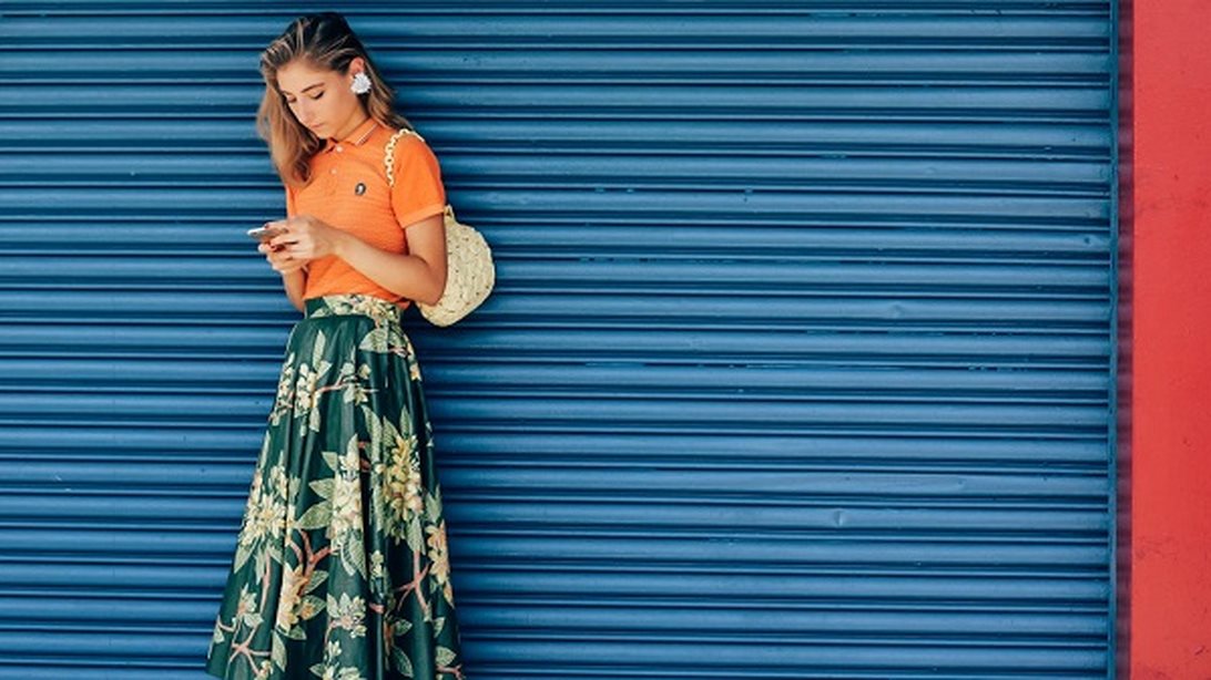 Αυτό το μπλουζάκι θα αντικαταστήσει φέτος το κλασικό T-shirt: Πώς να το φορέσεις