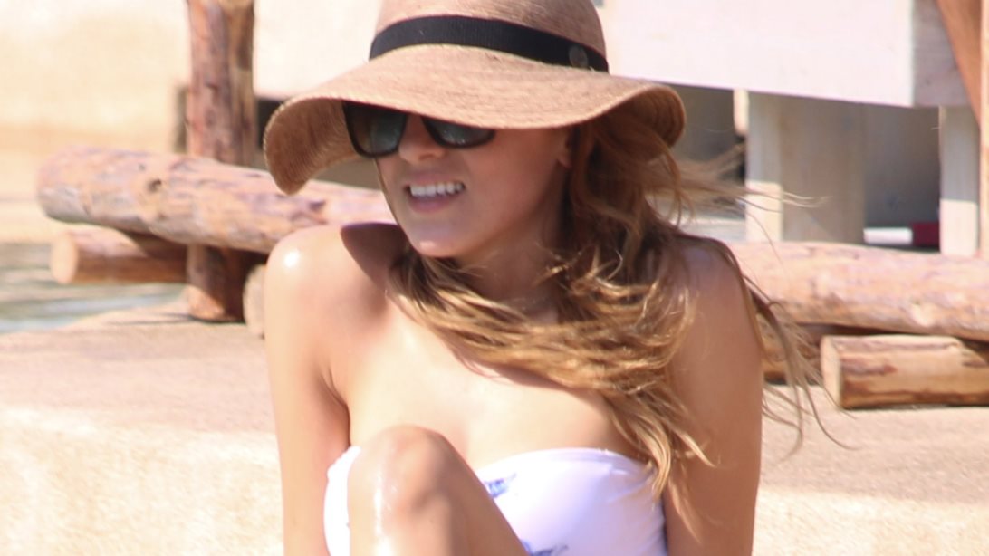 Καλομοίρα: Στη Μύκονο με τον Γιώργο Μπουσάλη &amp; τα παιδιά τους: Φωτογραφίες