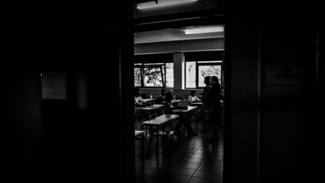 Καταγγελία για ΕΠΑΛ στο Χαλάνδρι: Η διευθύντρια υποχρεώνει μαθητές να σκάβουν στο προαύλιο για να σβήνει απουσίες