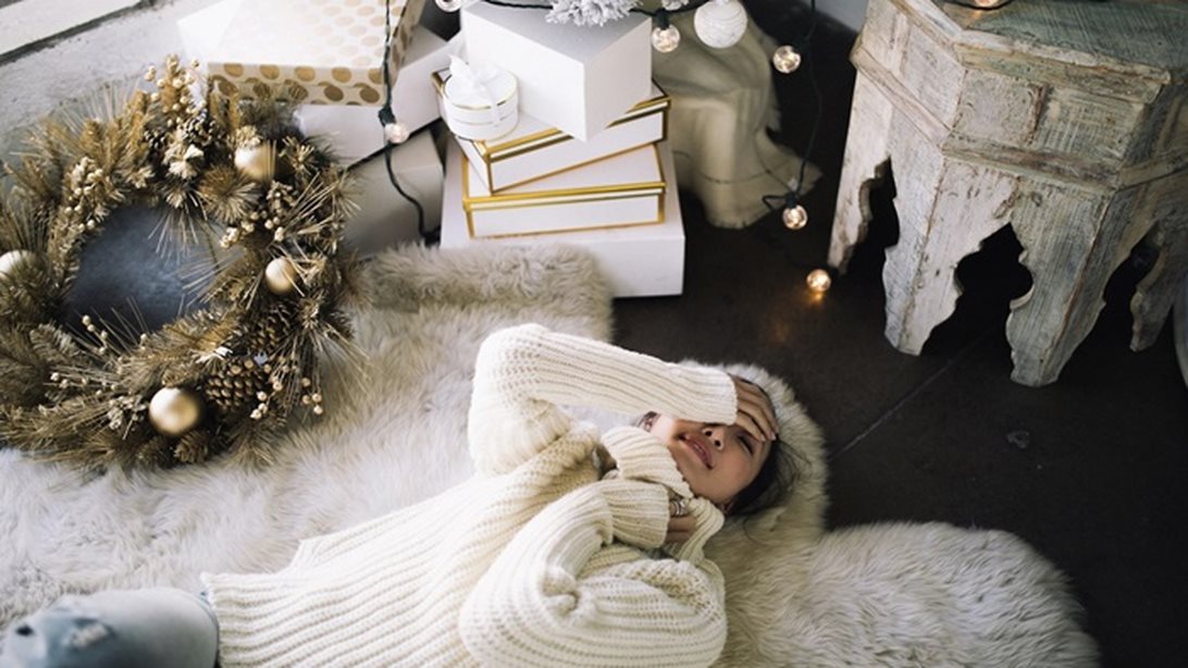 Πώς να ξεκουραστείς πραγματικά όταν κάνεις γιορτές με την οικογένεια
: Πώς θα καταφέρεις να γεμίσεις τις μπαταρίες σου