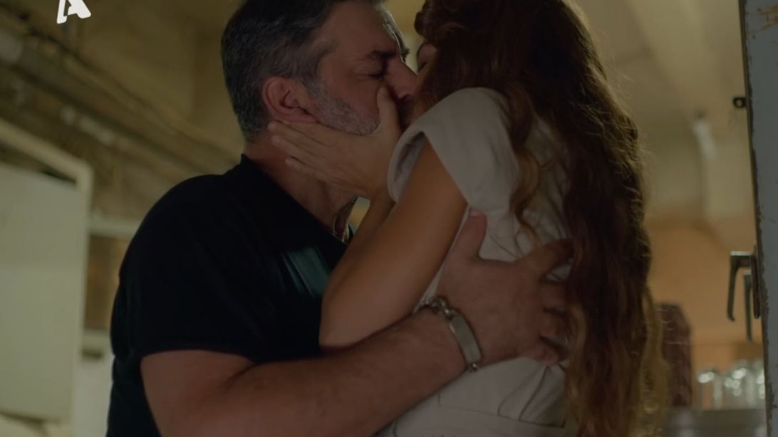 Αυτή η νύχτα μένει | Πρωτιά με ένα φιλί "φωτιά"