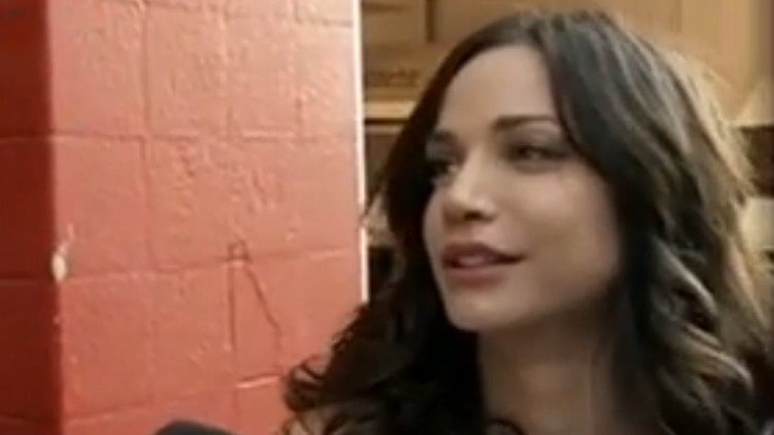 Κατερίνα Γερονικολού: Τραγουδά το «Καροτσέρη» δίπλα στον Ορέστη Τζιόβα