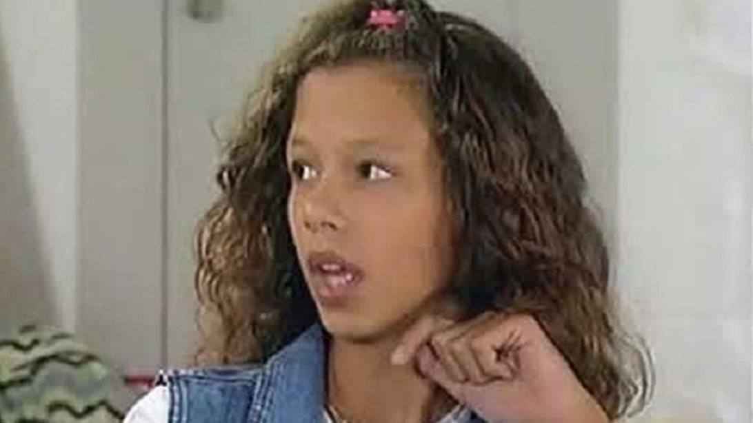 Αλεξάνδρα Νικολαΐδου: Πώς είναι σήμερα το κοριτσάκι από το “Καληνύχτα Μαμά”
