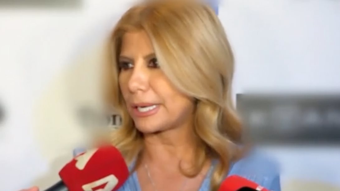 Ζήνα Κουτσελίνη: "Επέτρεψε κι εκείνη με τον τρόπο της να γίνει ένα οικογενειακό σούσουρο"