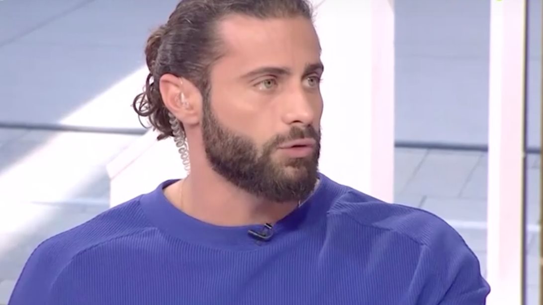 Κωνσταντίνος Βασάλος: "Πάντα ρωτάω πόσους ερωτικούς συντρόφους είχε πριν από εμένα"