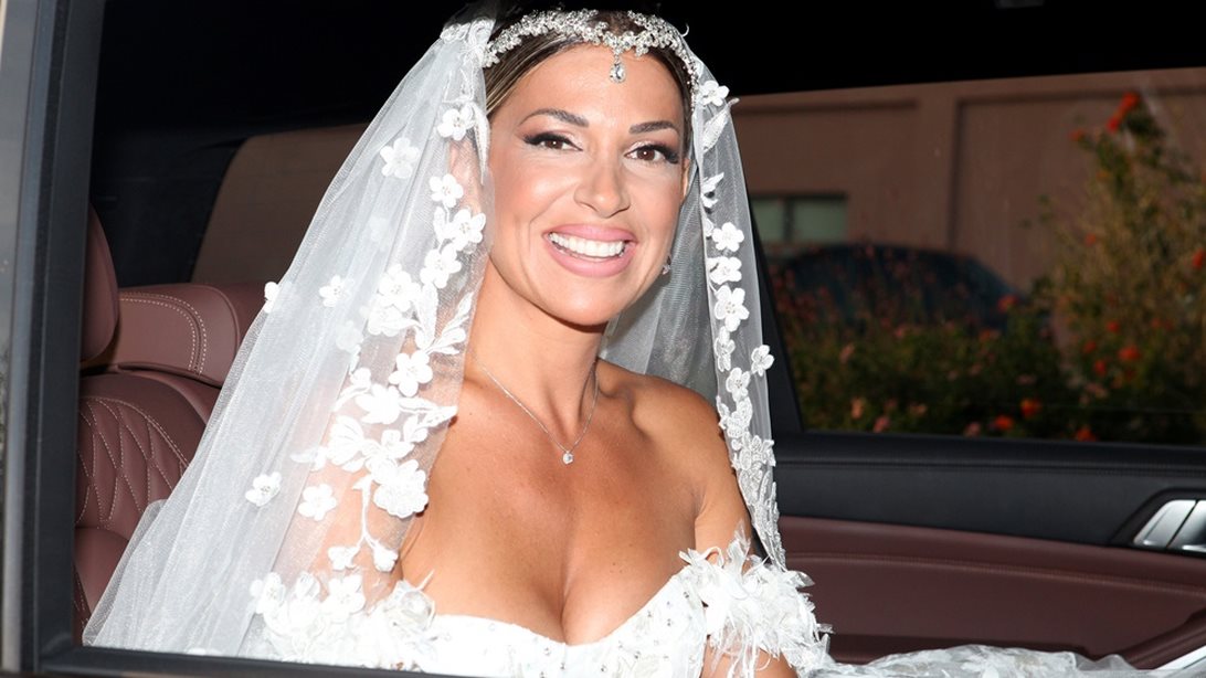 Ελένη Χατζίδου | Όλες οι λεπτομέρειες του νυφικού της look