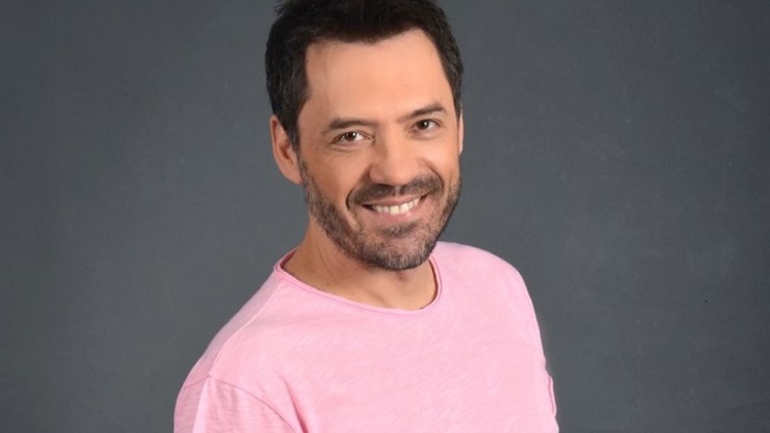 Θάνος Καλλίρης : Εσπευσμένα στο νοσοκομείο! Τι συνέβη;