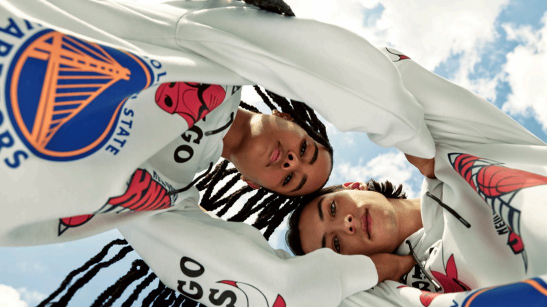 NBA + Bershka : H συλλογή που θα σας κάνει να αγαπήσετε την αθλητική πλευρά της μόδας
