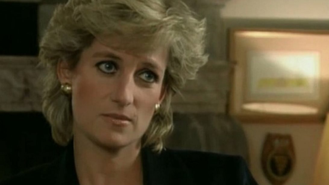 Η αγαπημένη φούστα της Lady Diana είναι το hot κομμάτι του καλοκαιριού