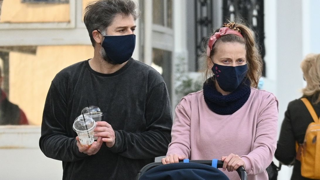 Αλέξανδρος Μπουρδούμης &amp; Λένα Δροσάκη σε χαλαρές στιγμές με τον γιο τους