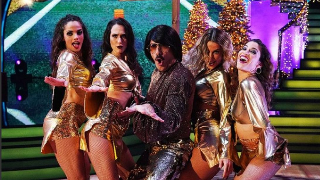 DWTS | Ο Τόνι Σφήνος εμφανίστηκε στο ballroom πάνω στη μηχανή του - Δείτε το εκρηκτικό act