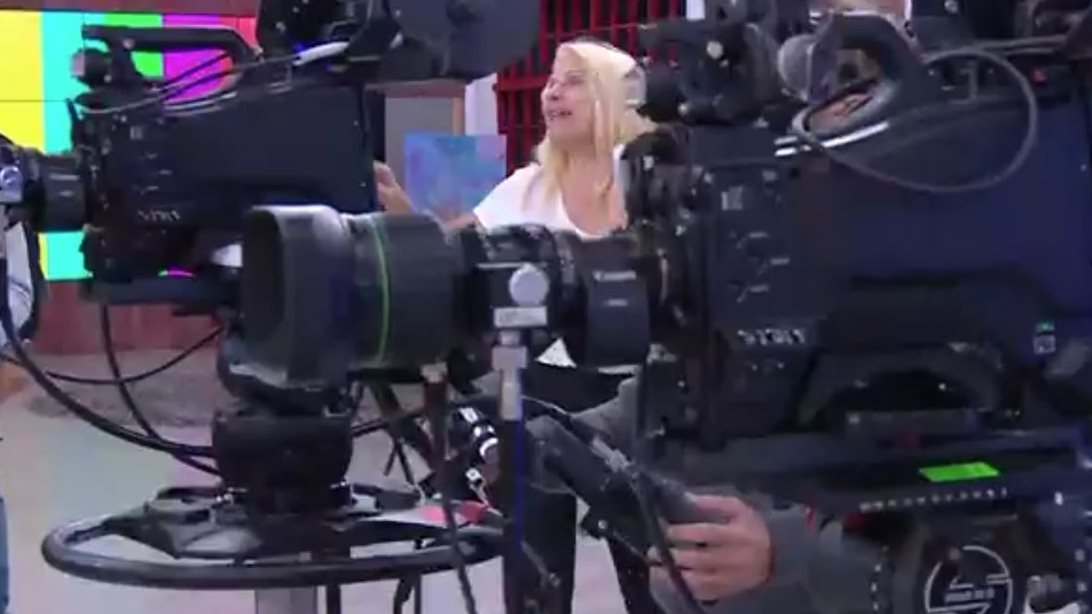 Η Ελένη Μενεγάκη "μπούκαρε" στο "Mega Καλημέρα" γιατί της μύρισε η μακαρονάδα