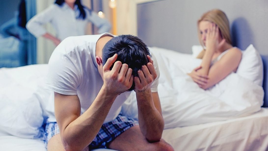 Γιατί τα μοναχοπαίδια είναι πιο πιθανό να απατήσουν στη σχέση τους
: Αν έχεις σύντροφο μοναχοπαίδι είναι πολύ πιθανό να «στα φορέσει»