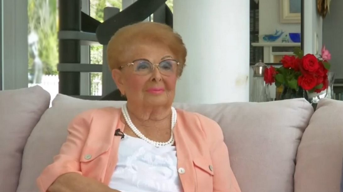 Βέφα Αλεξιάδου: "Δέχτηκα πολλά επικριτικά σχόλια σε περίοδο πένθους - Εκείνος ο Αρναούτογλου με είχε τρελάνει"