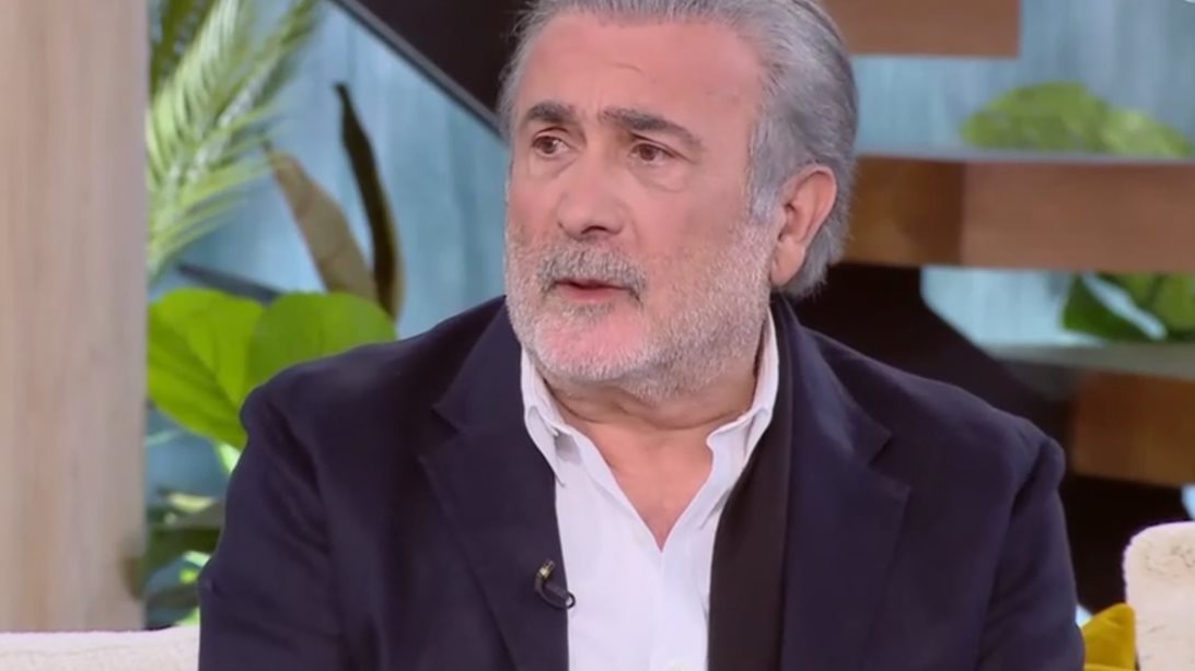 O Λάκης Λαζόπουλος αποκάλυψε μια απίστευτη στιγμή της μητέρας του σε παράστασή του: &quot;Δεν μπορούσα να μιλήσω&quot;