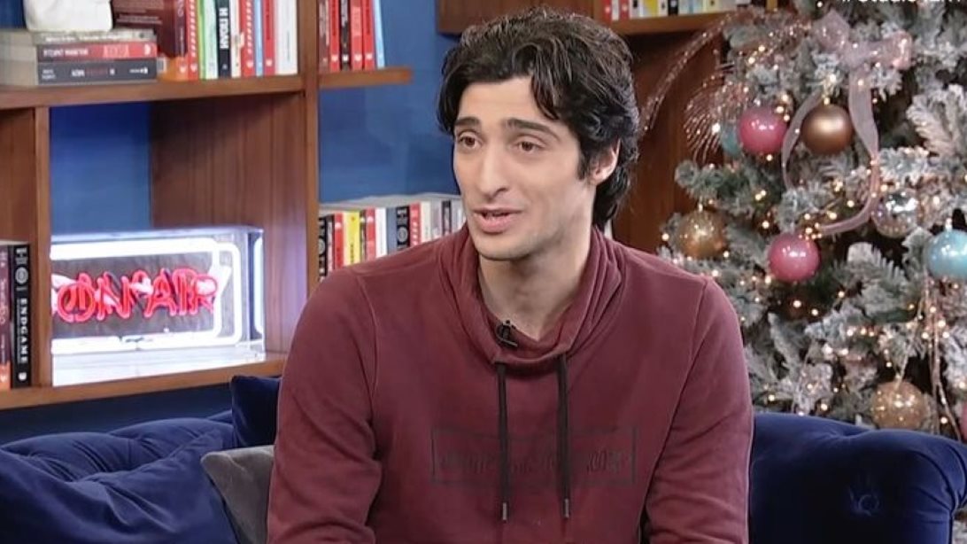 Τάσος Λέκκας: &quot;Ήμουν πολύ μικρός για να επιμείνω - Θα ήθελα κάποια στιγμή να κάνω μία κουβέντα με τον πατέρα μου, γιατί δεν τον γνωρίζω στην πραγματικότητα&quot;