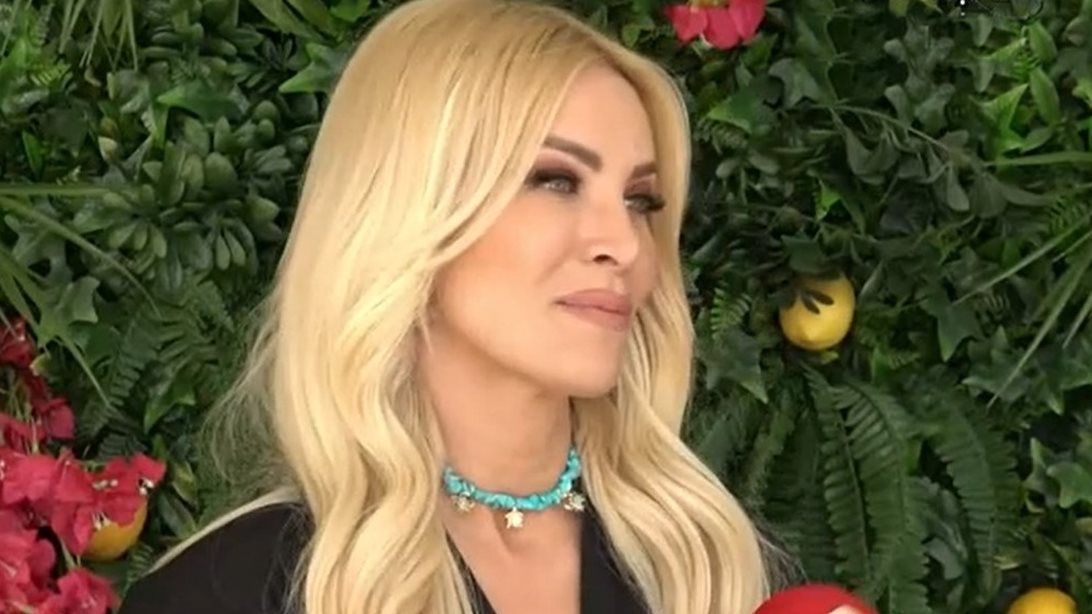 Η Κατερίνα Καινούργιου για τις on air εντάσεις με τον Ανδρέα Μικρούτσικο: "Τον λατρεύω και τον σέβομαι"