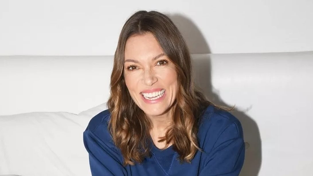 Η Βίκυ Καγιά με liquid caramel hair, την πιο απολαυστική τάση μαλλιών της άνοιξης