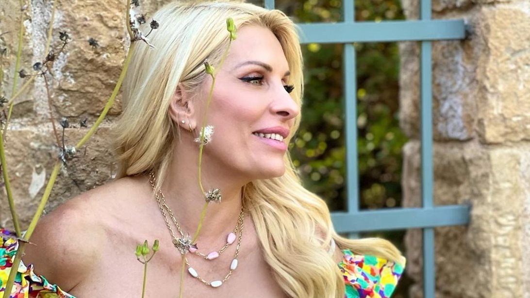 &quot;Πρωινό καφεδάκι με θέα στο Αιγαίο&quot; | Η Ελένη Μενεγάκη μάς λέει καλημέρα από την Άνδρο