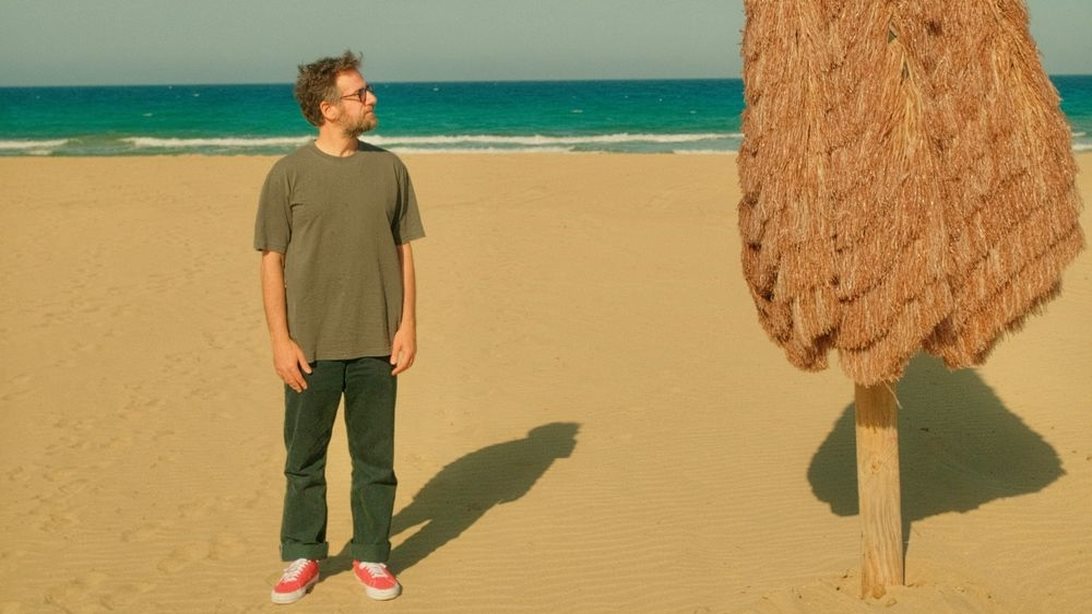 Ο Κωστής Μαραβέγιας στον Κήπο του Μεγάρου "Παραλία Κήπος"