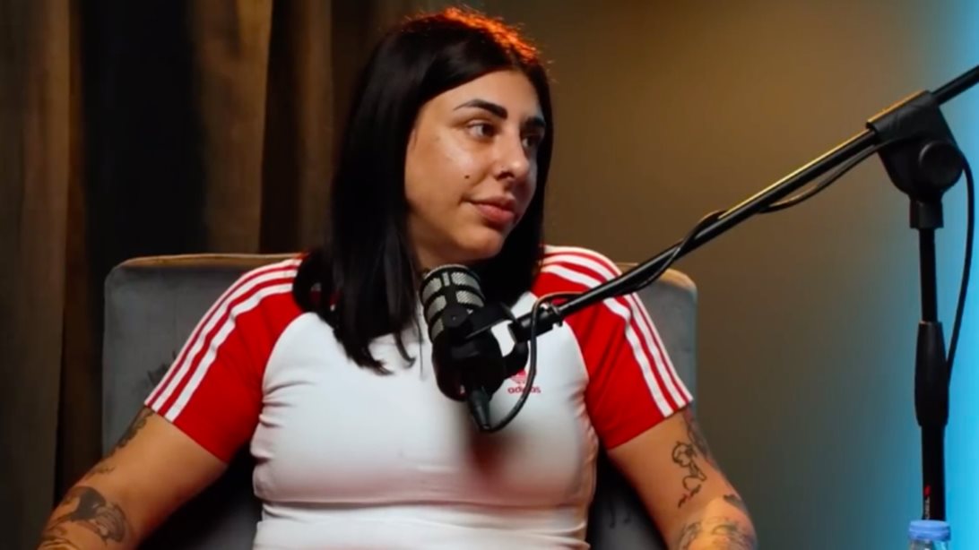 Σοκάρει η Super Κική: &quot;Είχε βουτήξει ο πατέρας μου την μάνα μου και την έσερνε στον δρόμο&quot;