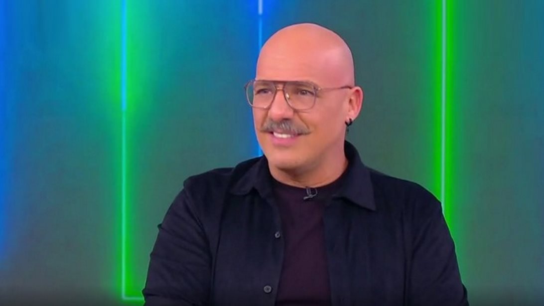 Ο Νίκος Μουτσινάς απαντά για την παρουσίαση του &quot;Duets&quot; &amp; &quot;Masked Singer&quot;