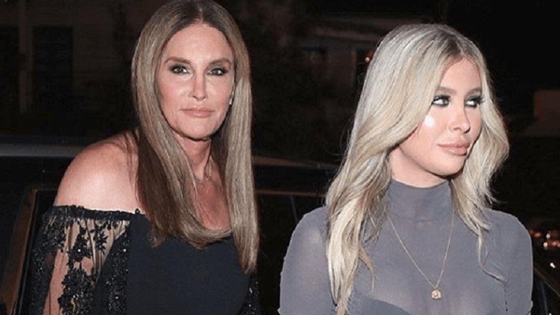 Caitlyn Jenner 
: Στην Αθήνα με την σύντροφό της | Η φωτογραφία και ο λόγος που ήρθε στην Ελλάδα
