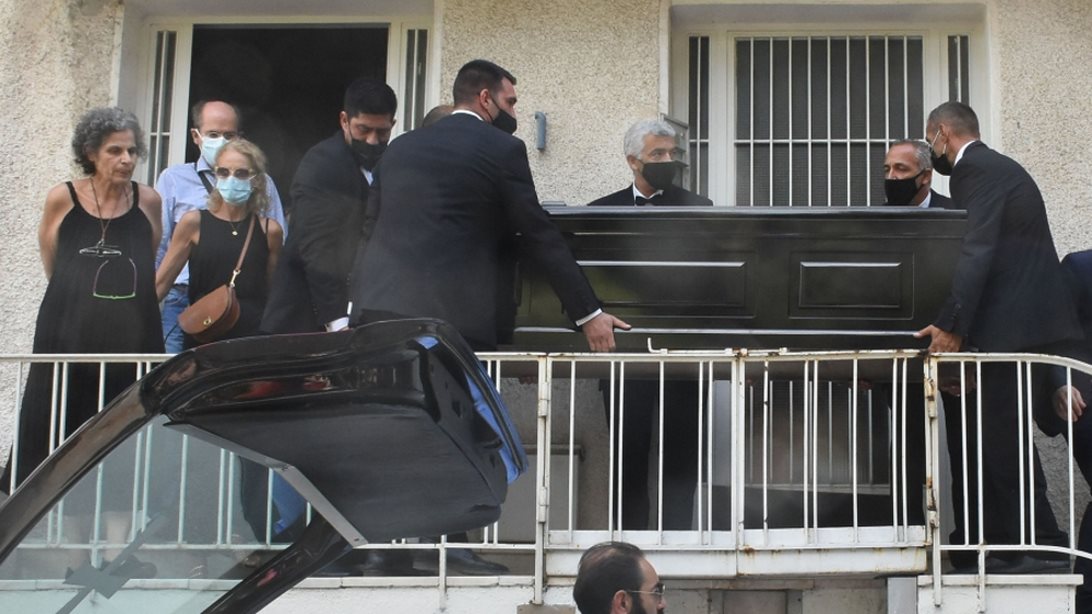 Μίκης Θεοδωράκης | Συγκινητικός αποχαιρετισμός με χειροκροτήματα - Τριήμερο εθνικό πένθος - Στον Γαλατά Χανίων η κηδεία