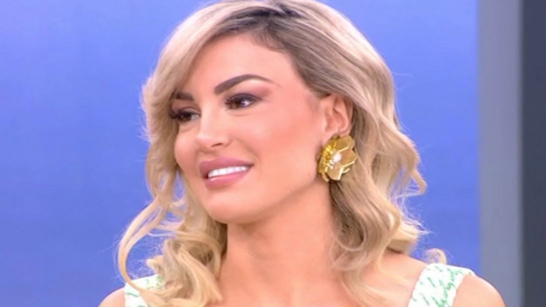 Μπαίνει και η Αλεξάνδρα Παναγιώταρου στη &quot;Φάρμα&quot;;