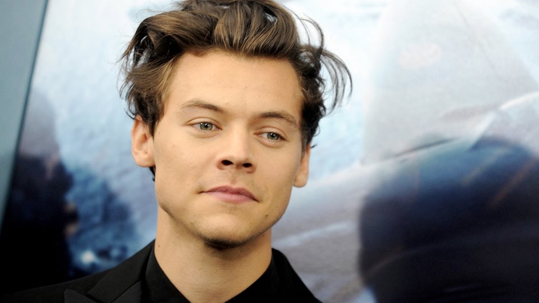Harry Styles | Μία πρώτη ματιά στην εμφάνισή του για την ταινία της Olivia Wilde