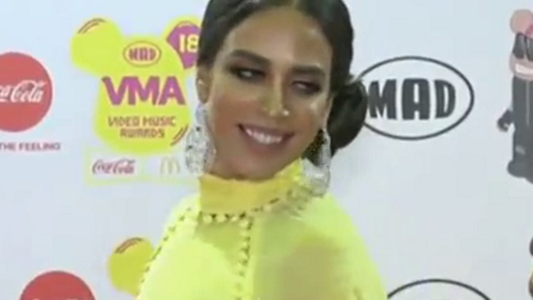 Κατερίνα Στικούδη: Με μονόπετρο στο red carpet των MAD VMA! Οι τρυφερές δηλώσεις για τα σχέδια γάμου