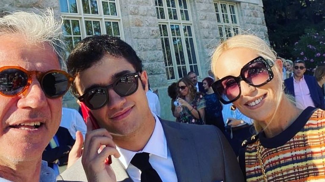 Μαρία Μπακοδήμου - Δημήτρης Αργυρόπουλος | Αποχαιρετούν τον γιο τους Άρη που φεύγει για σπουδές