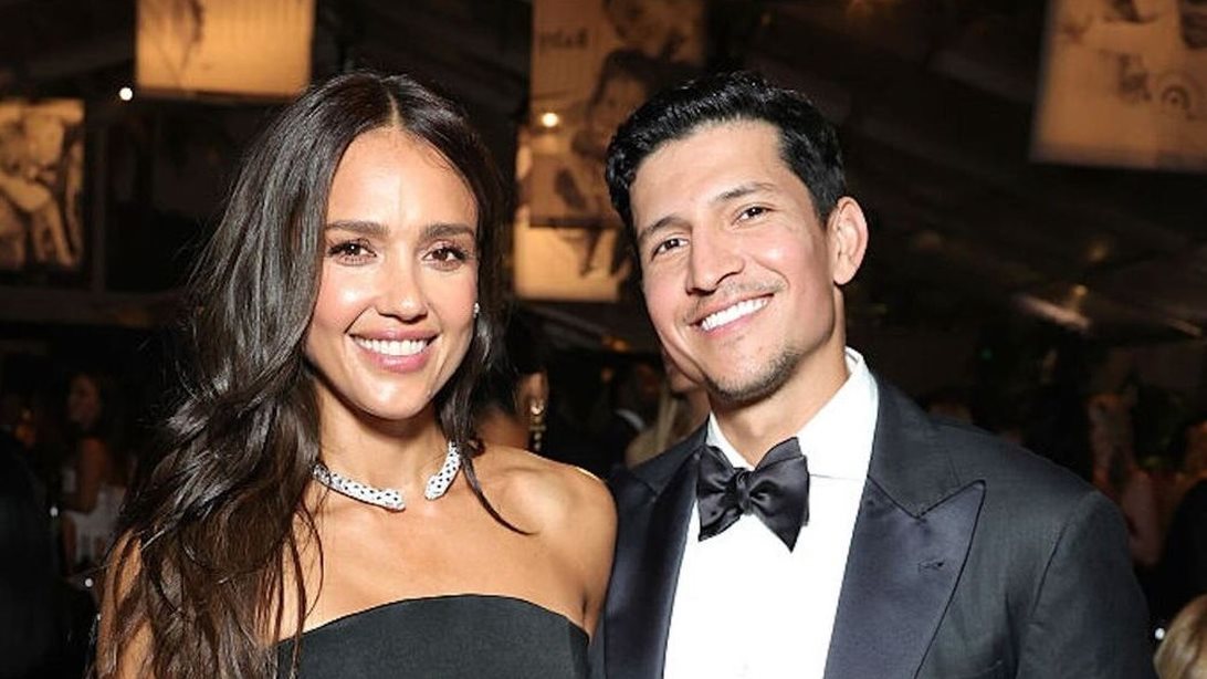 Danny Ramirez | Είναι ερωτευμένος με την Jessica Alba και το φωνάζει!