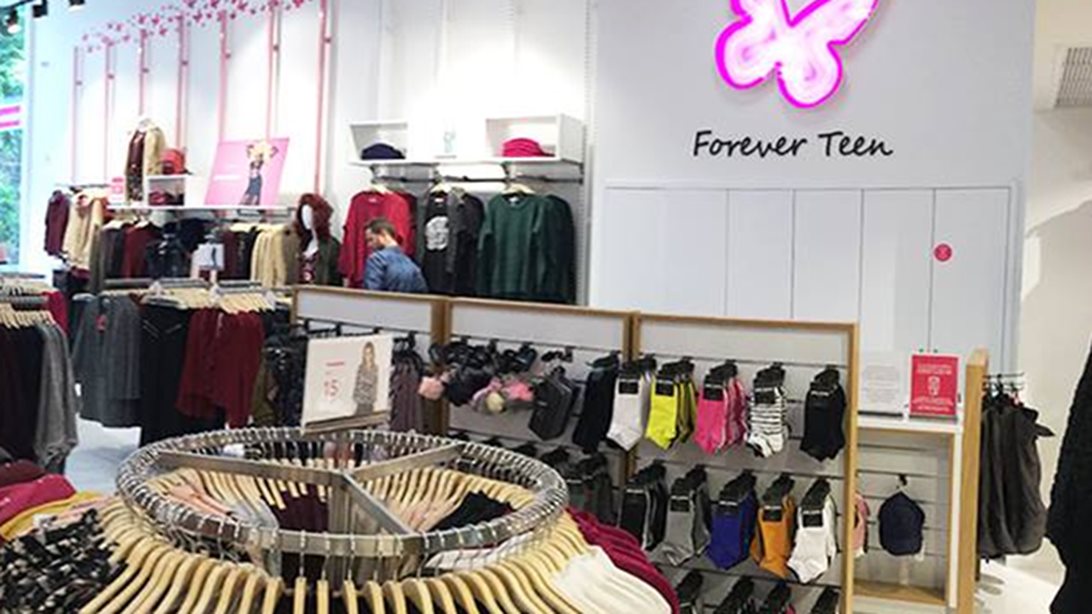 Pink Woman: Μια κίνηση αγάπης! Δώρισε ρούχα και αξεσουάρ σε ιδρύματα