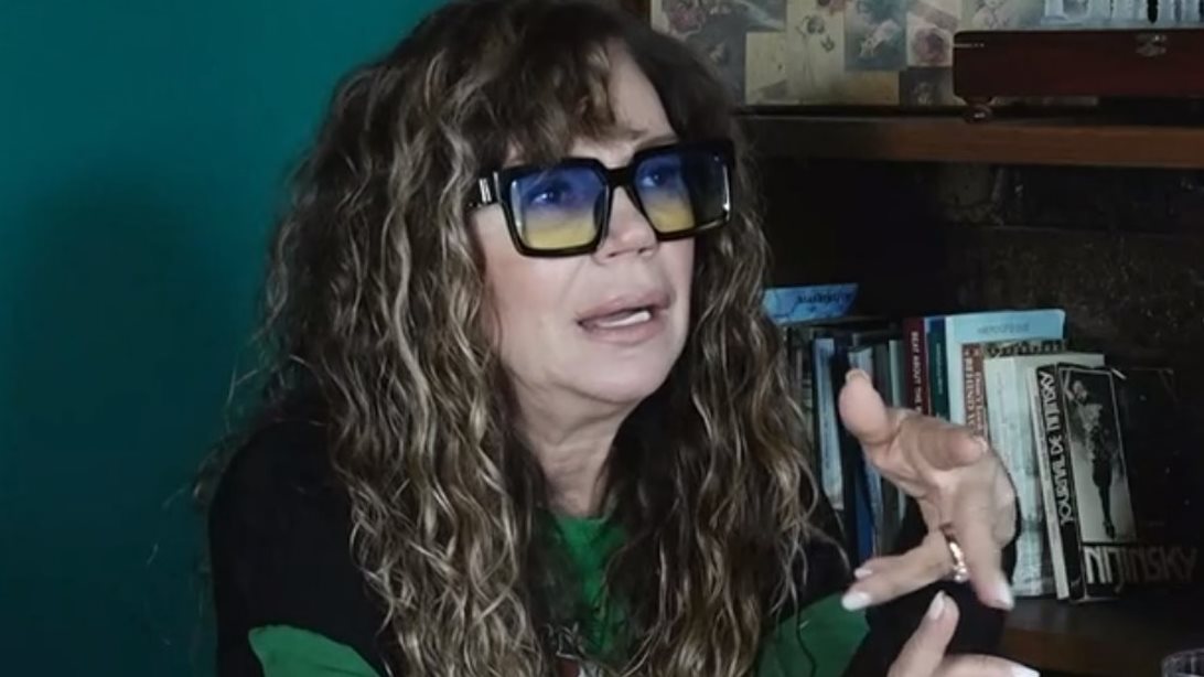 Ελένη Δήμου: &quot;Δεν μ’ αρέσει η εικόνα του άντρα να σκουπίζει. Βλακεία; Βλακεία!&quot;