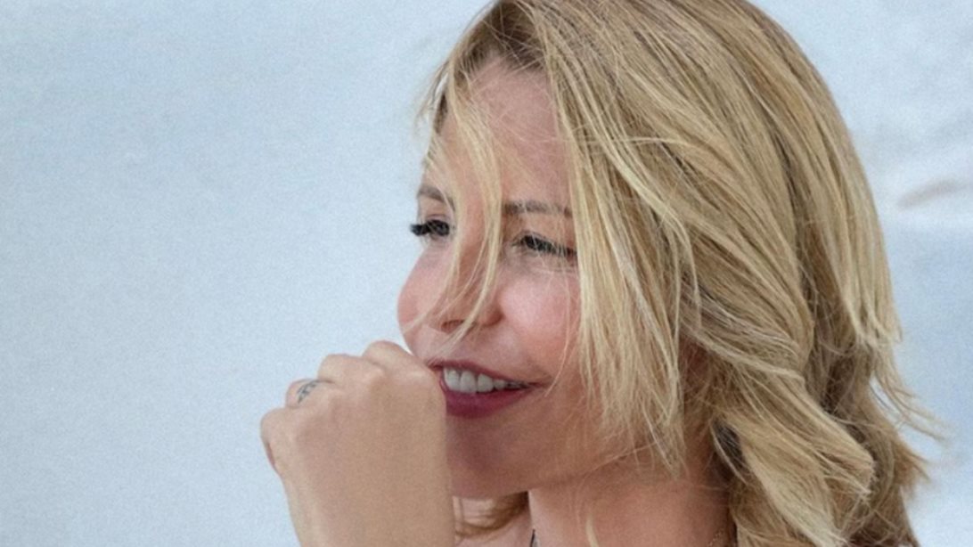 Η Τζένη Μπαλατσινού πιο ανέμελη από ποτέ στην Πάτμο – Δείτε την ανάρτηση