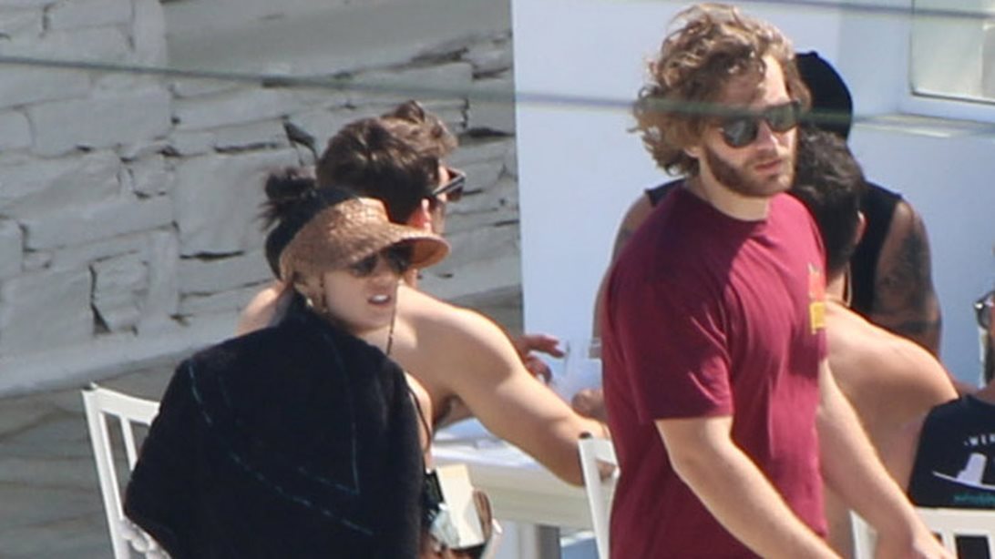 Ευγενία Σαμαρά &amp; Γιάννης Ποιμενίδης: Τρυφερά στιγμιότυπα στην Τήνο!