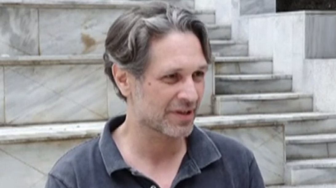 Ο Αιμίλιος Χειλάκης είναι ο &quot;Ακύλας Μεγαρίτης&quot; και έρχεται να ταράξει τις &quot;Άγριες Μέλισσες&quot;